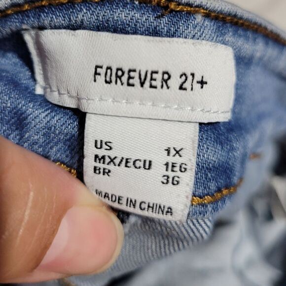 Forever 21 plus size button up cropped distressed jeans sz 1x - Picture 8 of 10